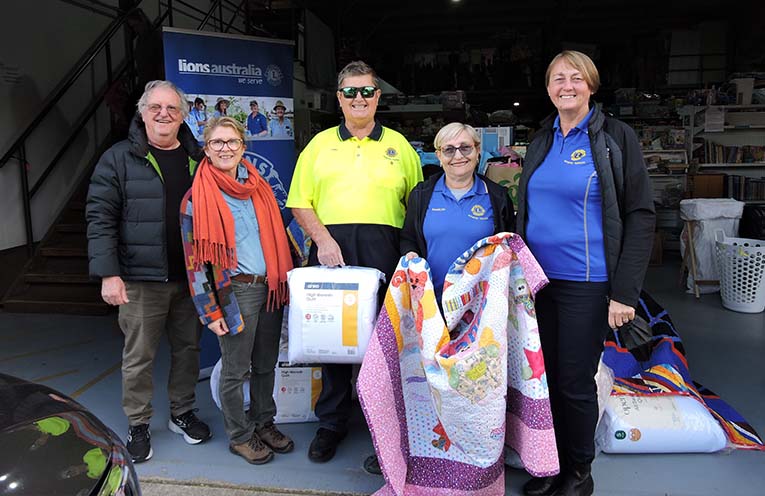 Raymond Terrace Lions donate essential goods to Hunter families in need