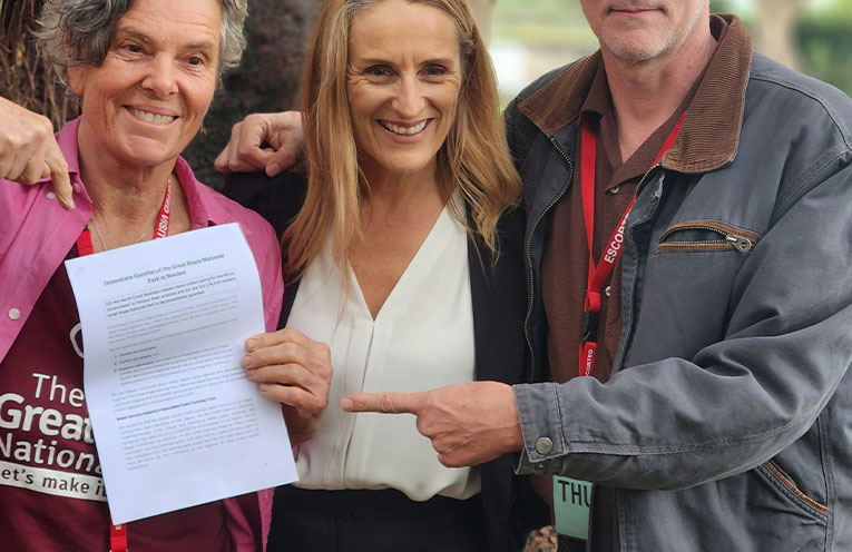 Businesses take their support of the GKNP to Parliament