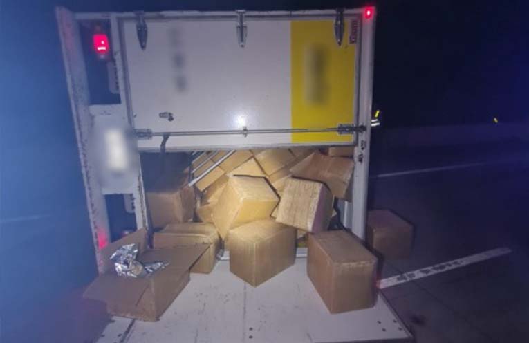 Illegal tobacco worth more than $500k seized after crash near Grafton