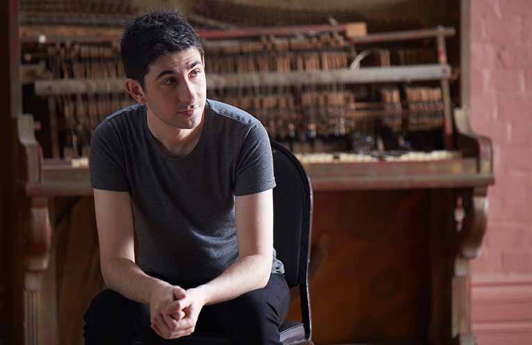 Internationally acclaimed pianist Alex Raineri to perform in Coffs Harbour