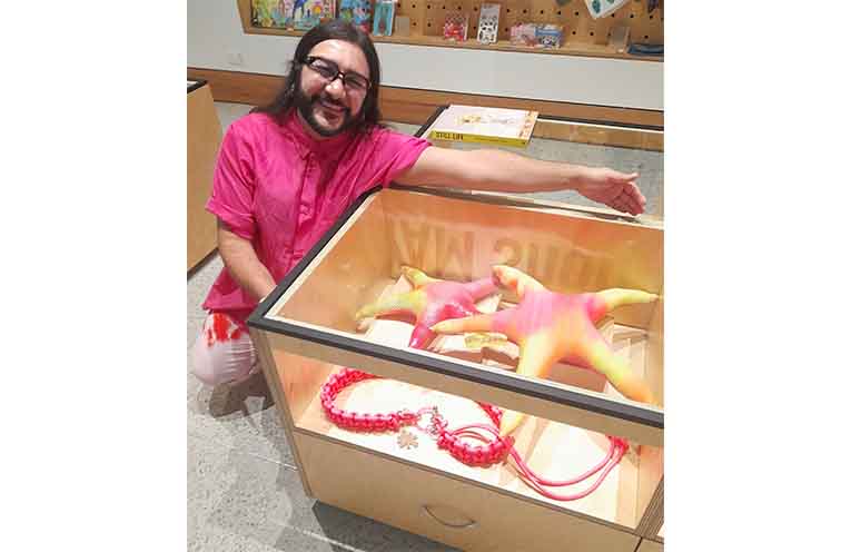 Hossei merchandise available on site