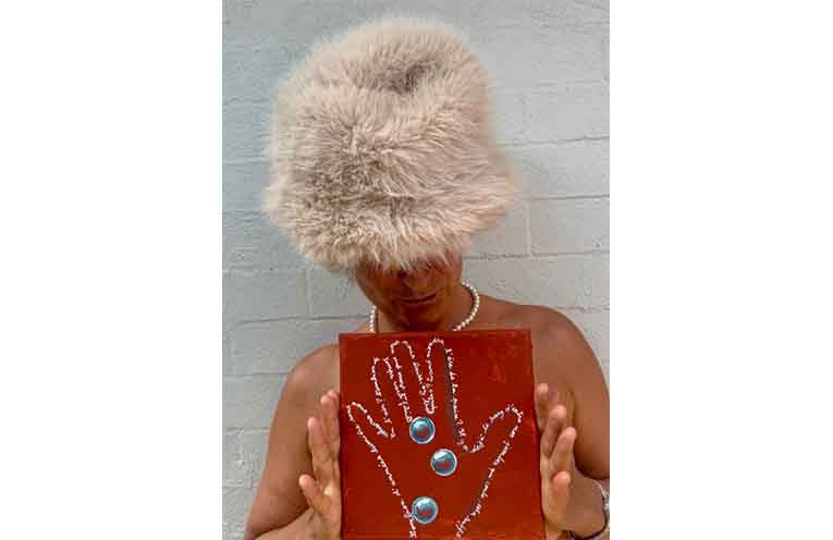 Je bulle librement (‘I bubble freely’) exhibition at Coffs Central Gallery.