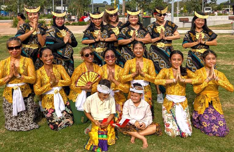 The Grafton Indonesian women’s dance group.