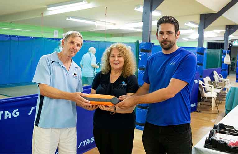 Table tennis clubs in Coffs Harbour receive a defibrillator