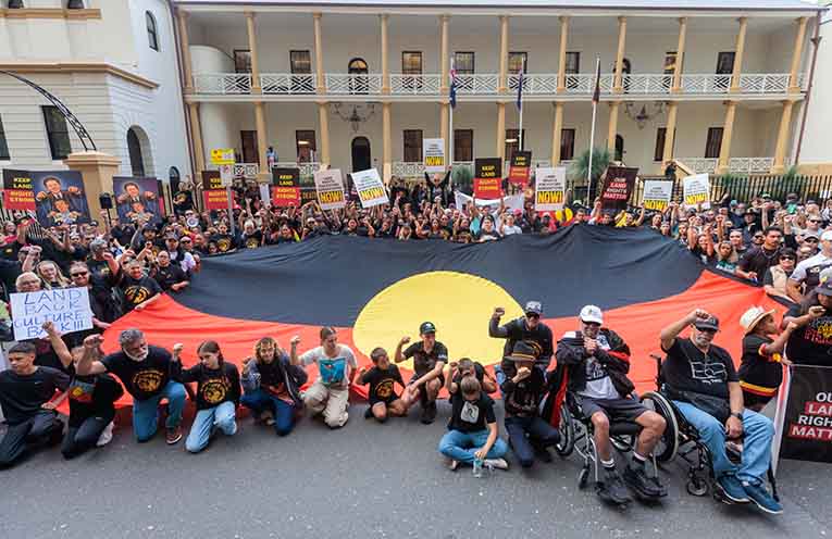 Coffs Aboriginal Land Council joins march to parliament