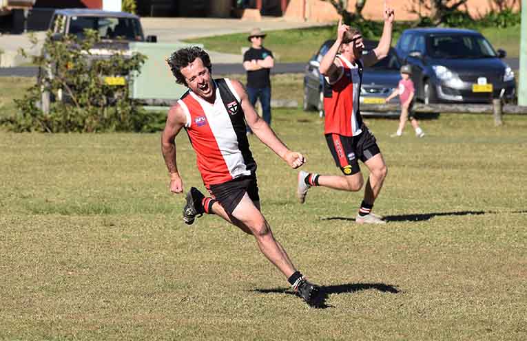 Locky celebrates rare 300 AFL club games milestone at the Saints