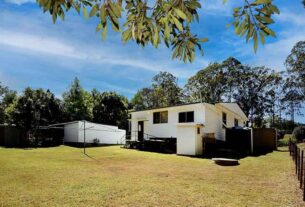 PROPERTY: Quaint Cottage Charm