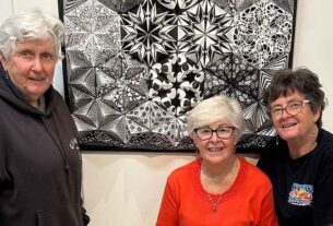 The 41st Woolgoolga Art Prize draws in a crowd